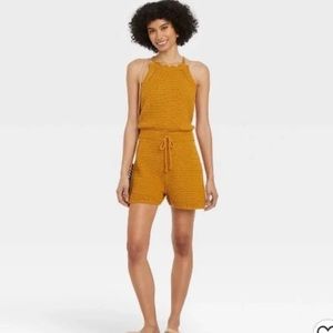 Women’s universal thread LARGE tie front crochet romper yellow